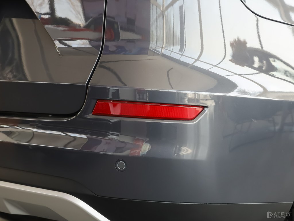 山脈灰宋車(chē)尾外觀(guān)圖片