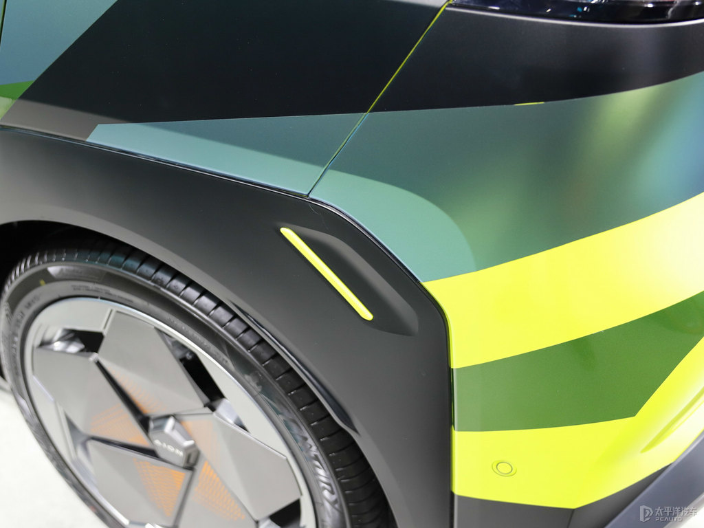 AION Y車(chē)尾外觀圖片