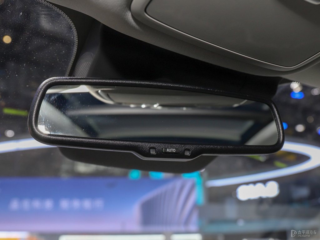 寰宇灰榮威RX5車廂內(nèi)飾圖片