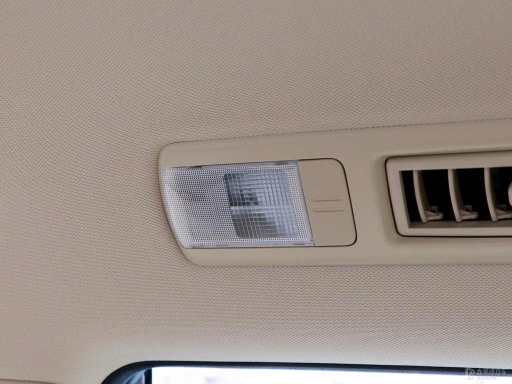 墨晶黑漢蘭達(dá)車廂內(nèi)飾圖片