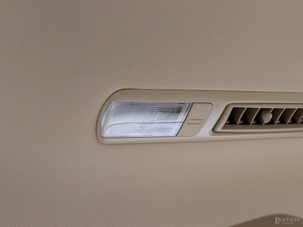 墨晶黑漢蘭達(dá)車廂內(nèi)飾圖片
