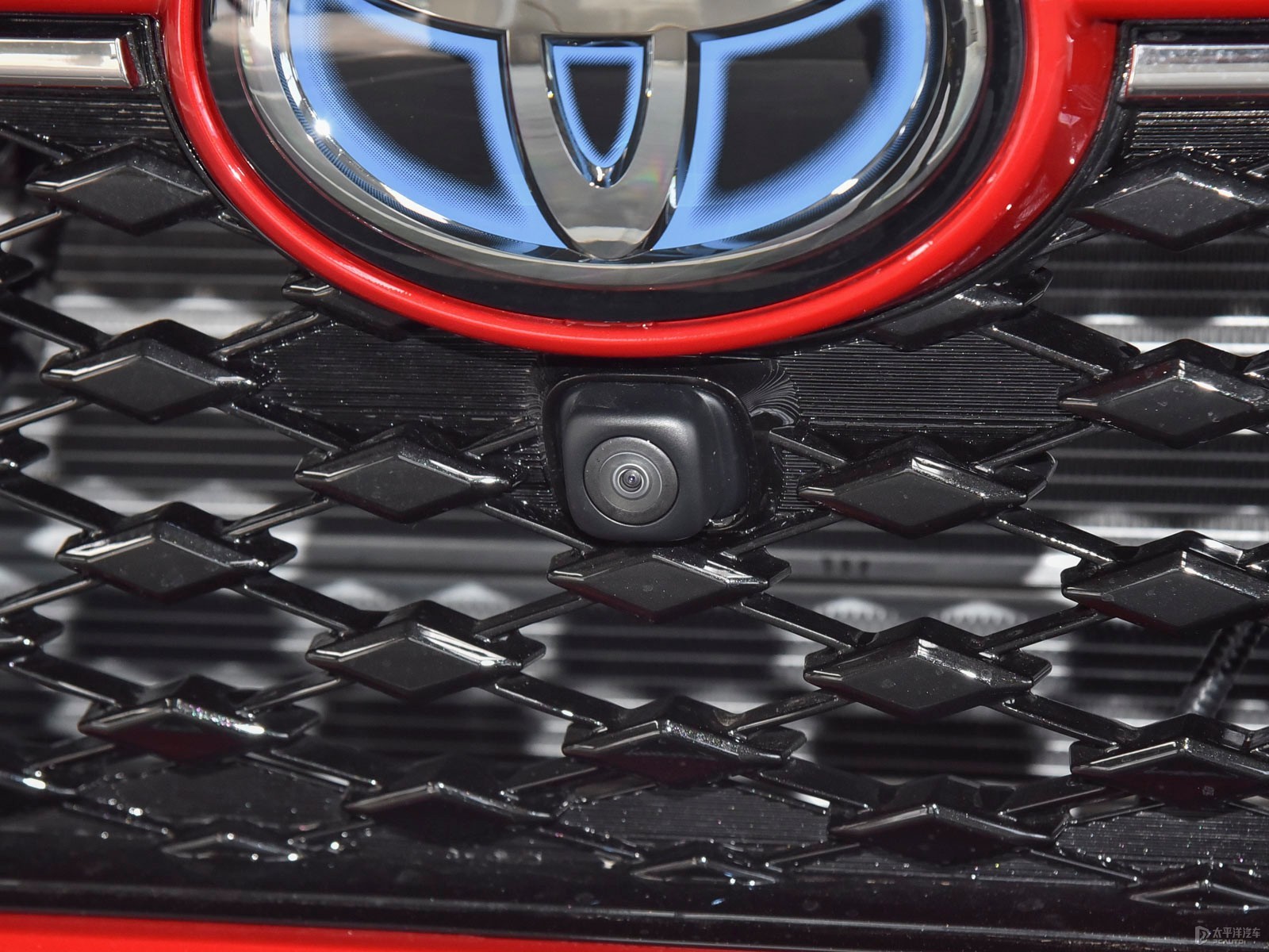 RAV4榮放雙擎E+外觀高清大圖