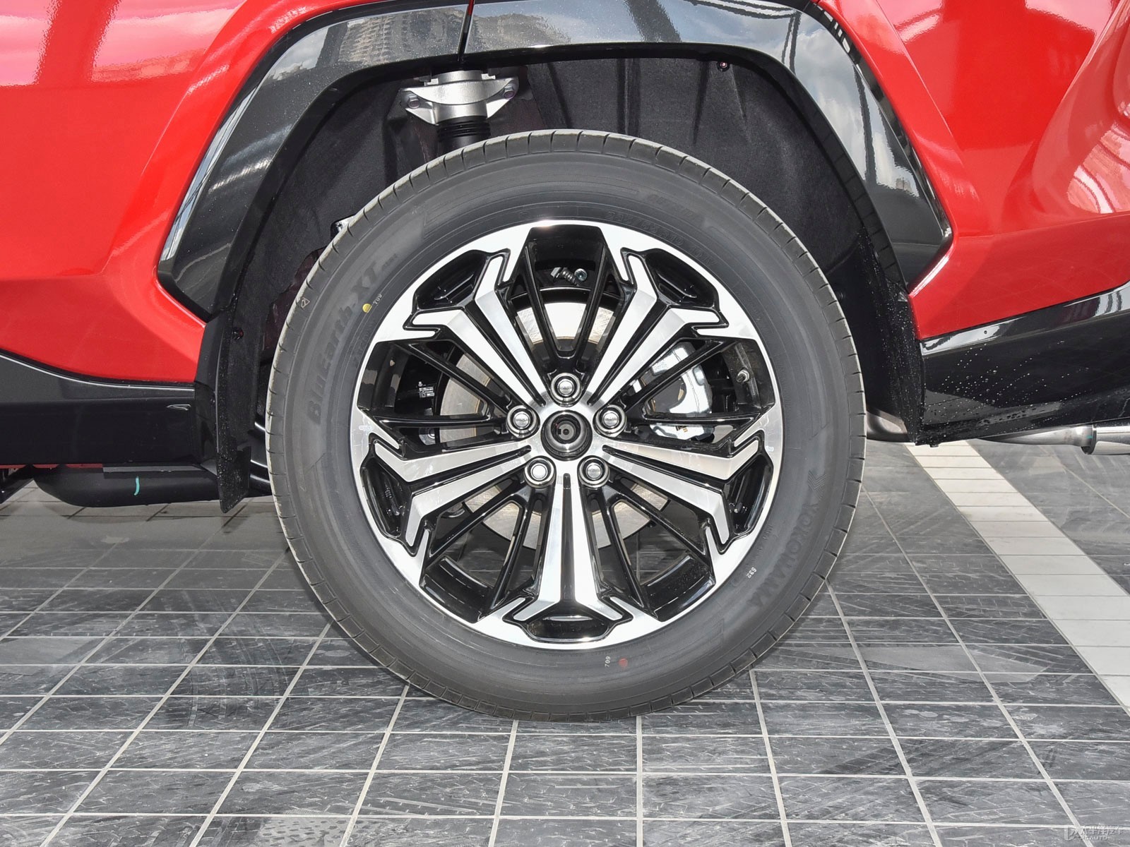 RAV4榮放雙擎E+外觀高清大圖