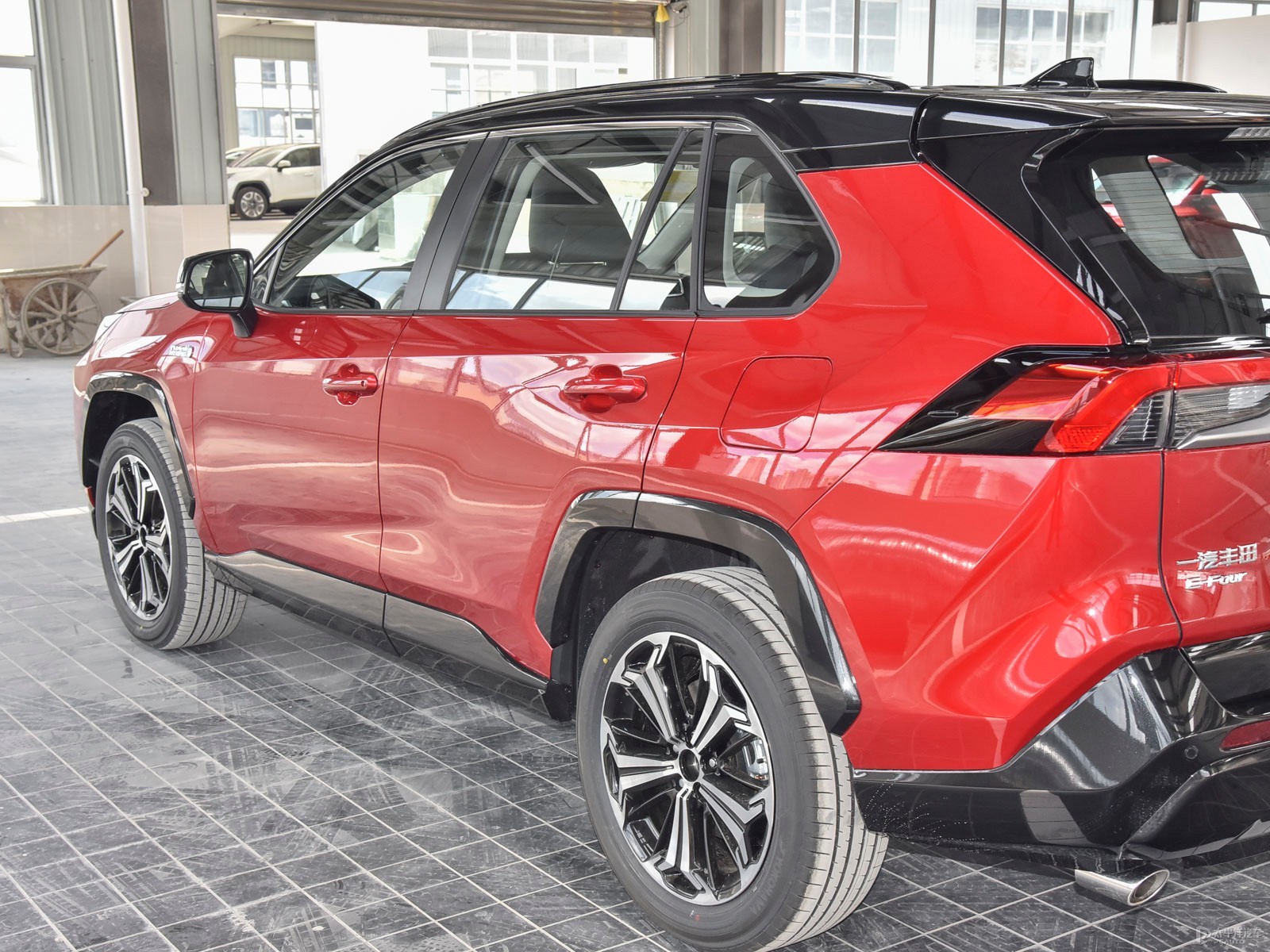 RAV4榮放雙擎E+外觀高清大圖