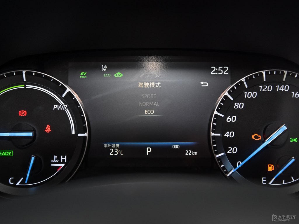 歐泊銀漢蘭達(dá)中控內(nèi)飾圖片