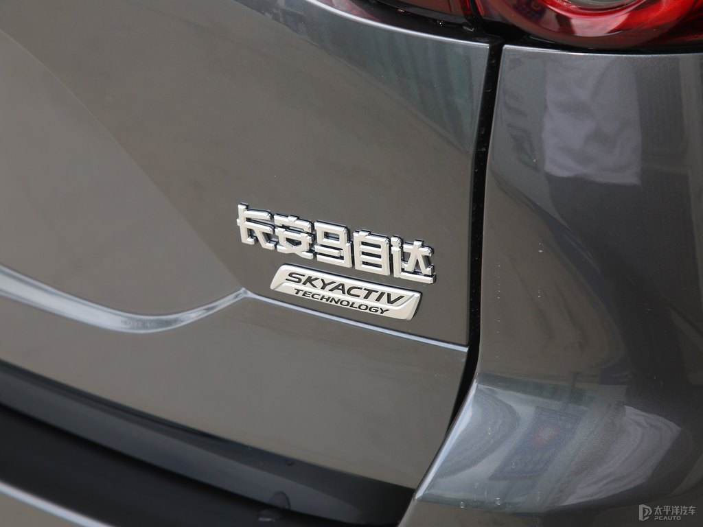 鉑鋼灰馬自達(dá)CX-5車尾外觀圖片