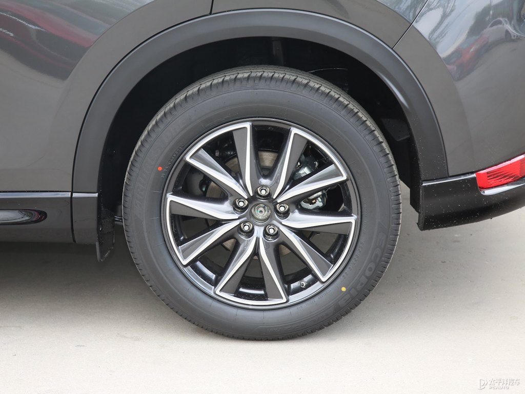 鉑鋼灰馬自達(dá)CX-5車(chē)身外觀圖片