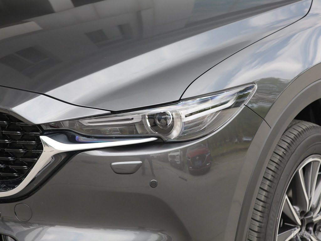 鉑鋼灰馬自達(dá)CX-5車頭外觀圖片