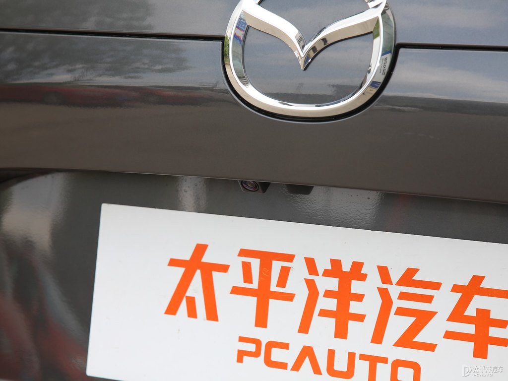 鉑鋼灰馬自達CX-5車尾外觀圖片