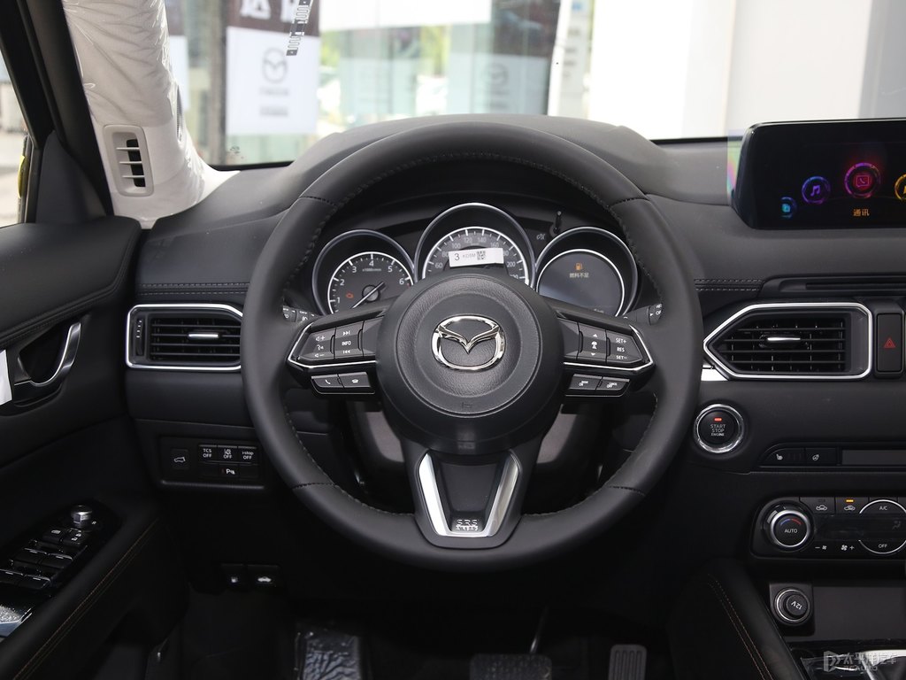 鉑鋼灰馬自達(dá)CX-5中控內(nèi)飾圖片