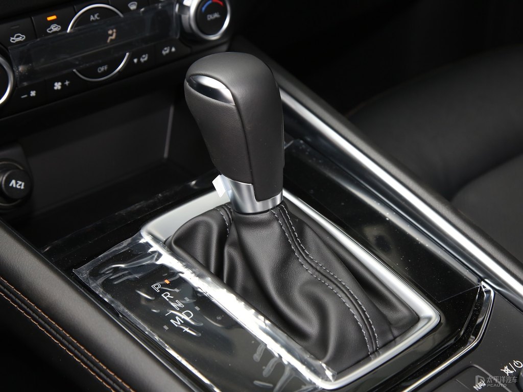 鉑鋼灰馬自達(dá)CX-5中控內(nèi)飾圖片