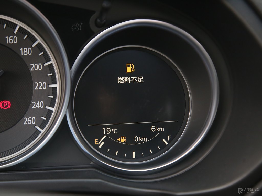 鉑鋼灰馬自達(dá)CX-5中控內(nèi)飾圖片