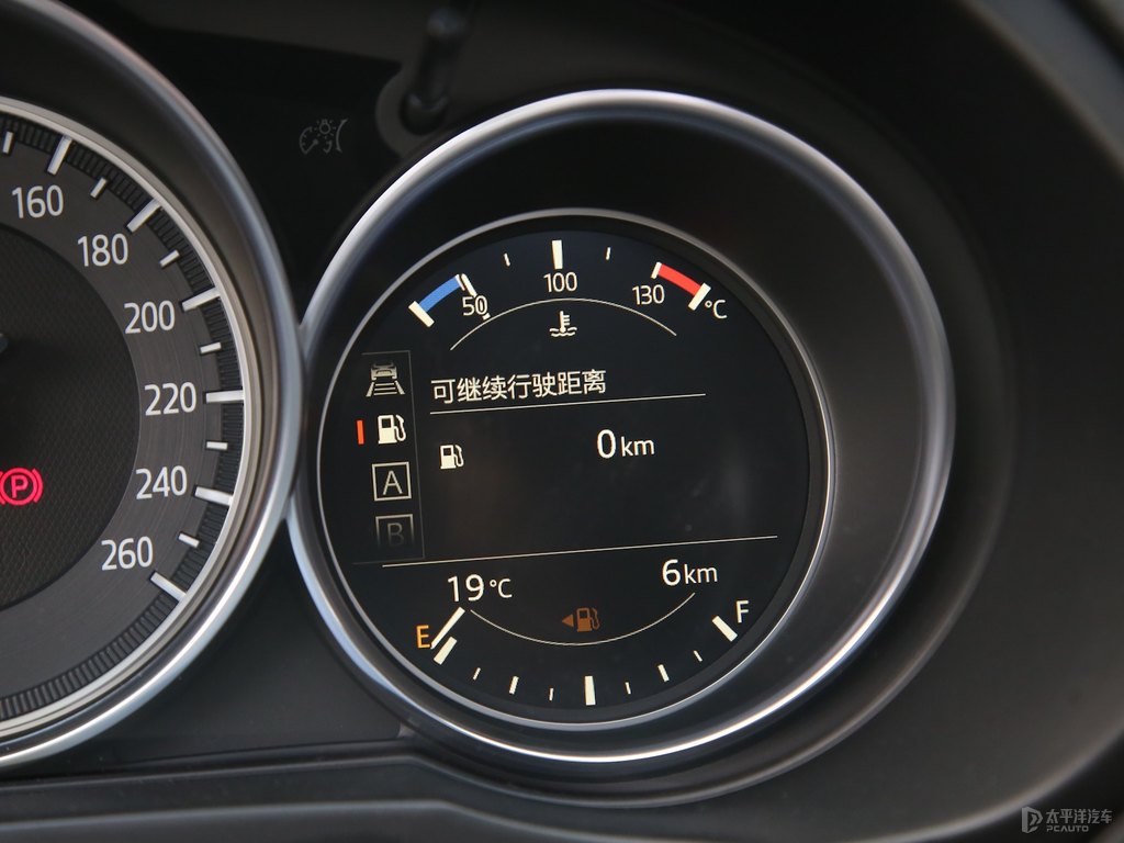 鉑鋼灰馬自達(dá)CX-5中控內(nèi)飾圖片