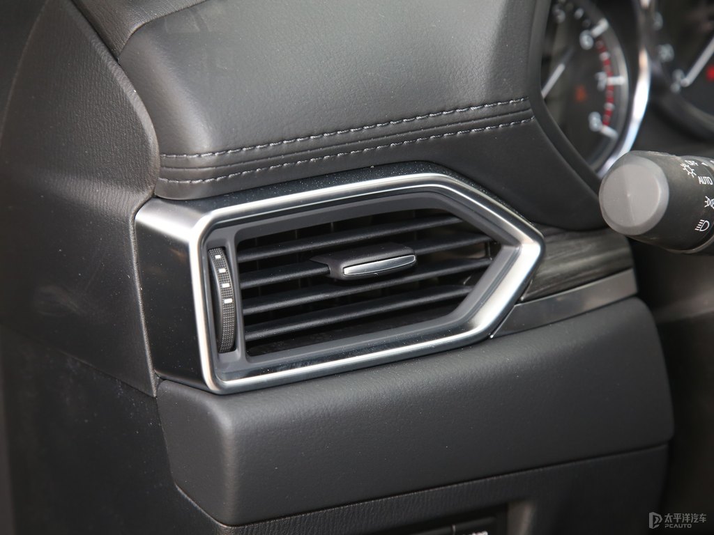 鉑鋼灰馬自達(dá)CX-5中控內(nèi)飾圖片