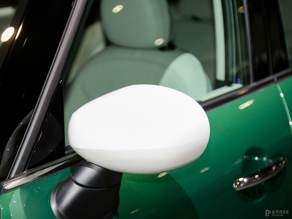 ɫ+ӢGMINI COUNTRYMAN܇^DƬ