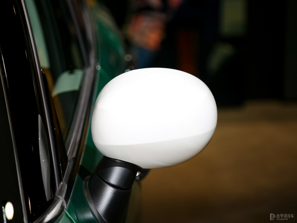 ɫ+ӢGMINI COUNTRYMAN܇^DƬ
