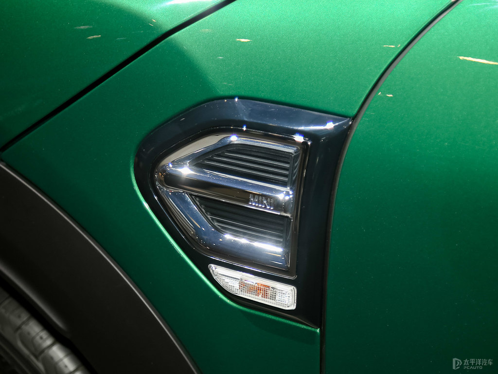ɫ+ӢGMINI COUNTRYMAN܇^DƬ