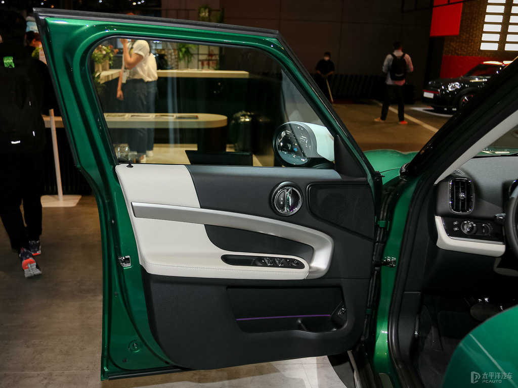 ɫ+ӢGMINI COUNTRYMAN܇(ch)(ni)DƬ