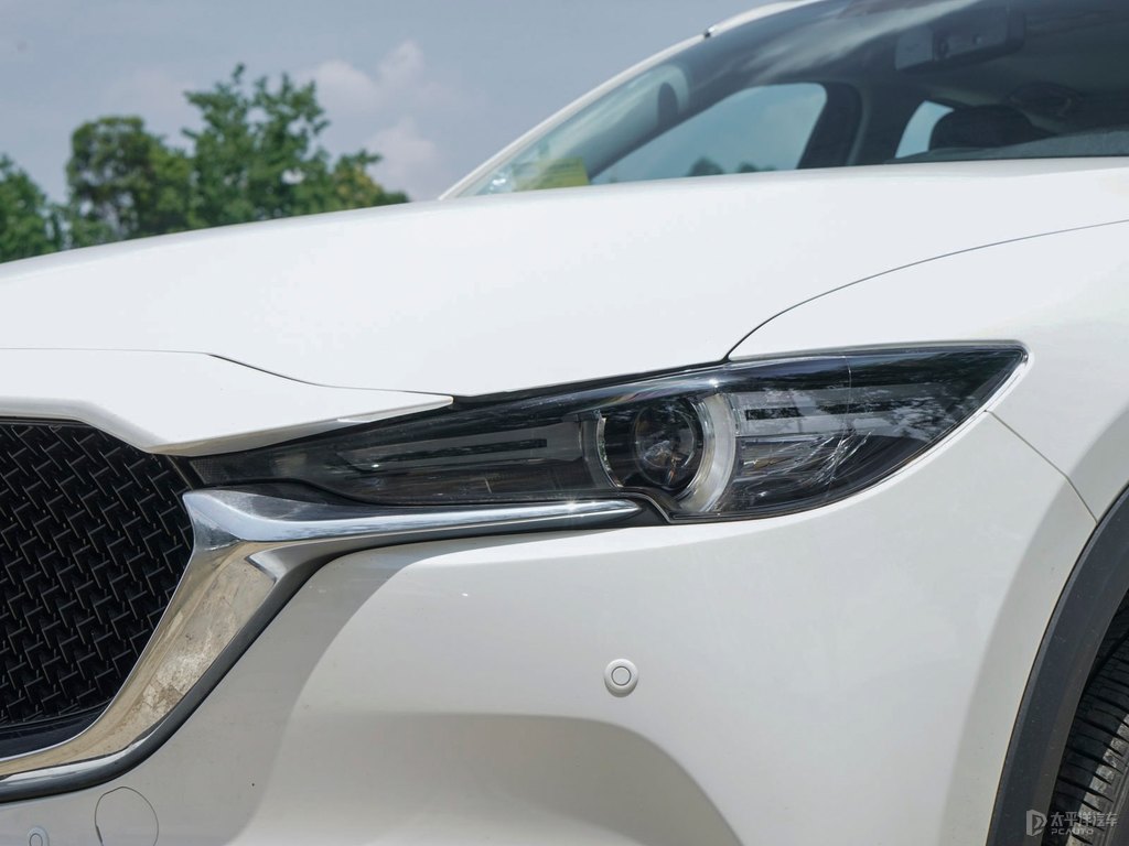 珠光白馬自達(dá)CX-5車頭外觀圖片