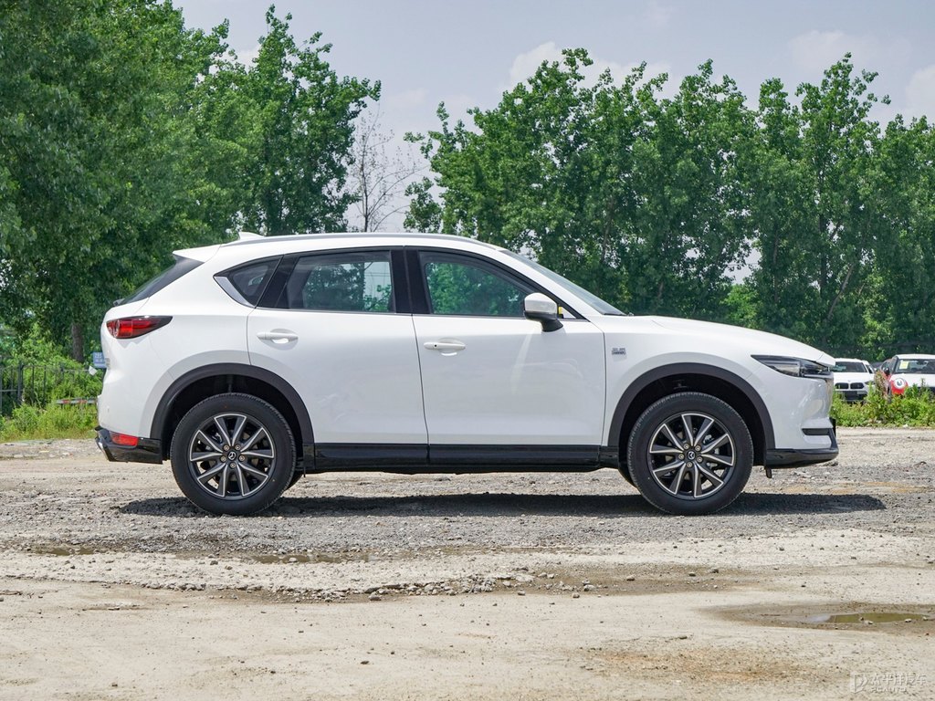 珠光白馬自達(dá)CX-5整車外觀外觀圖片