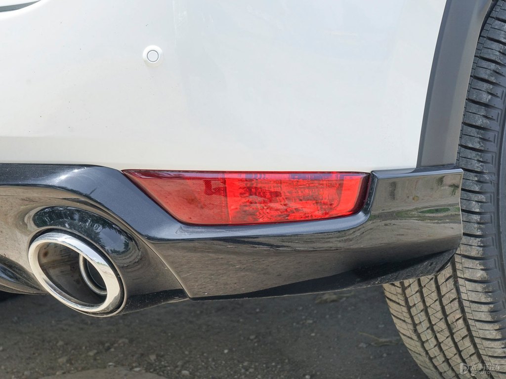 珠光白馬自達CX-5車尾外觀圖片