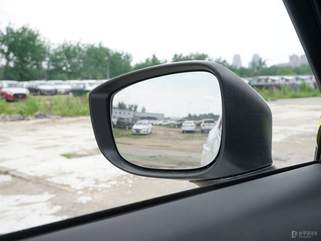珠光白馬自達(dá)CX-5車身外觀圖片