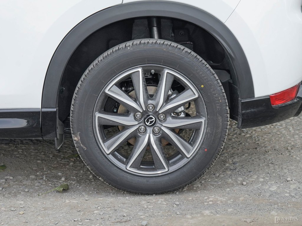 珠光白馬自達CX-5車身外觀圖片