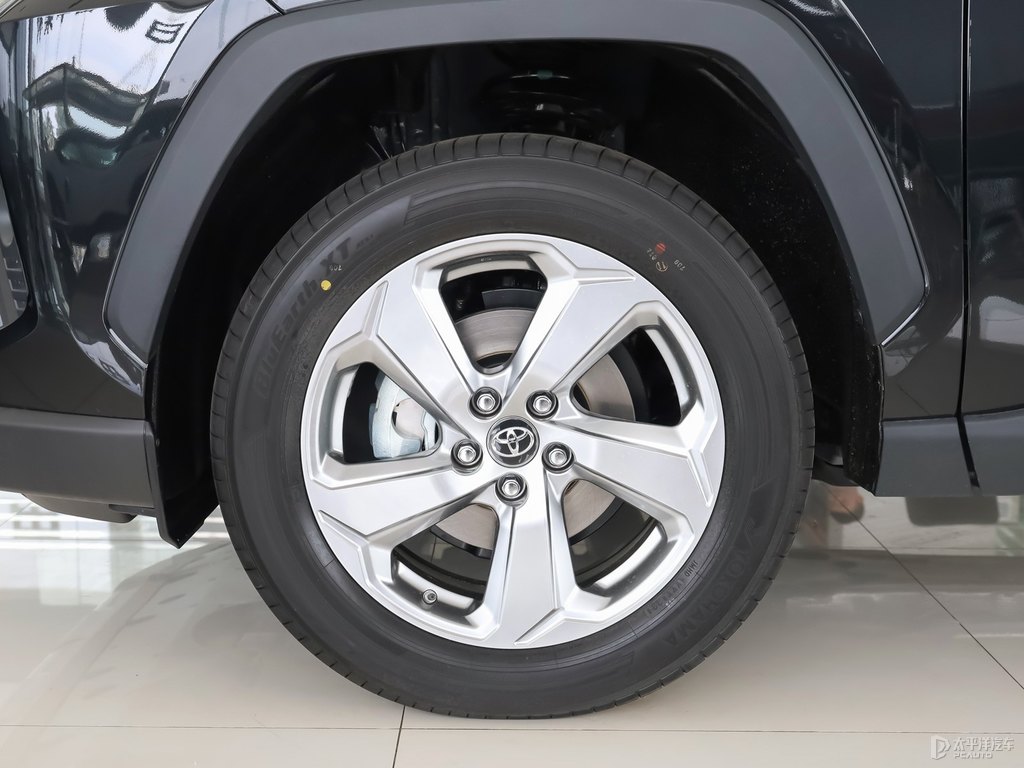 墨淵黑RAV4榮放車身外觀圖片