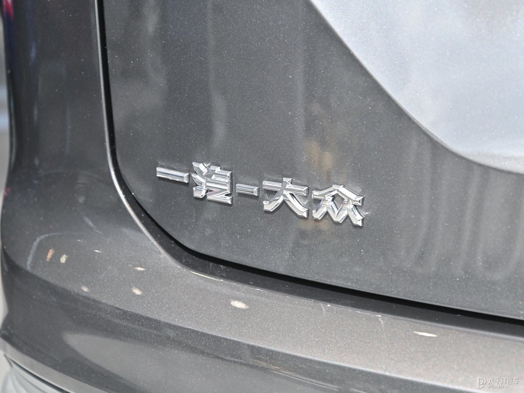 探岳車尾外觀圖片