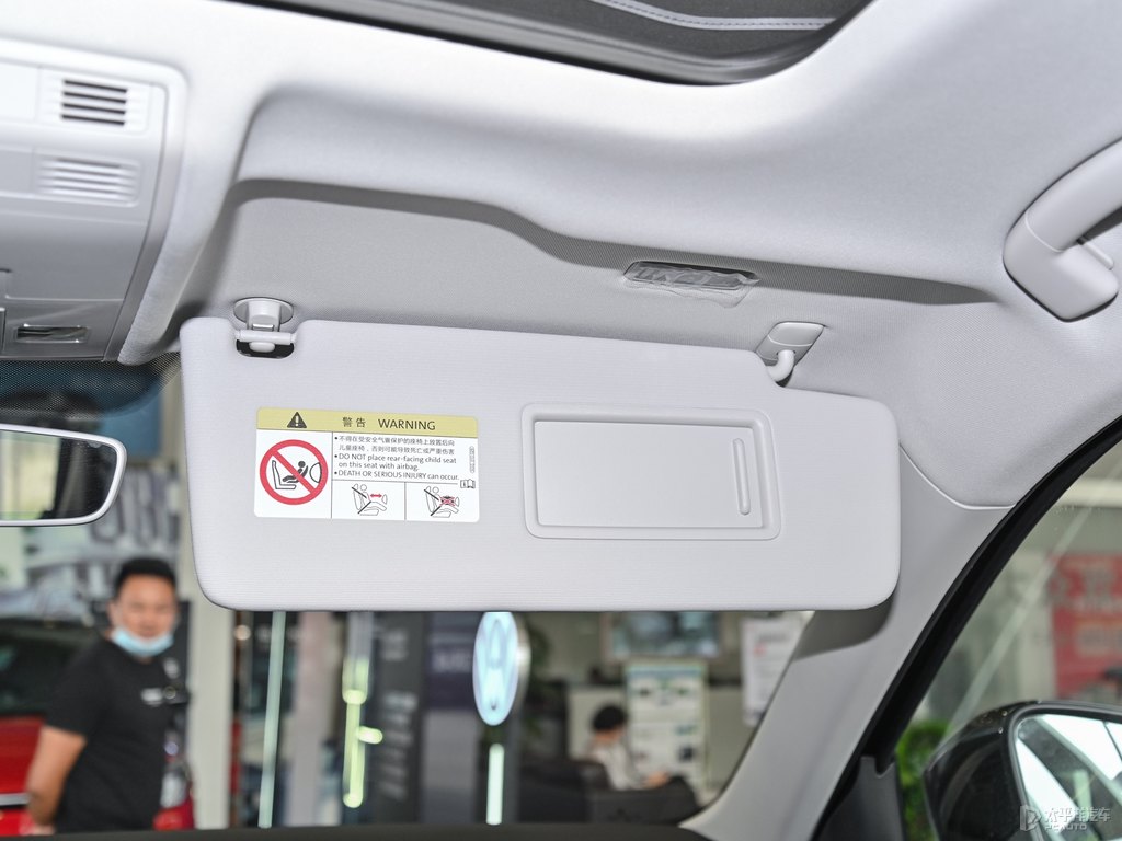 探岳車廂內(nèi)飾圖片