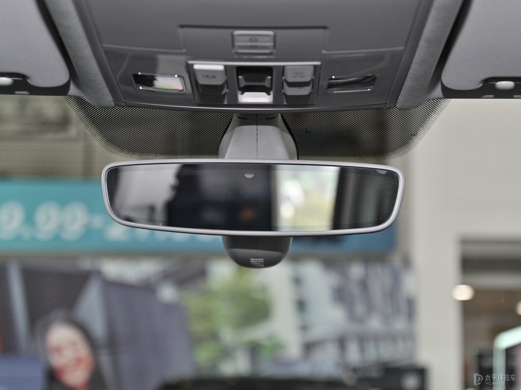 探岳車廂內(nèi)飾圖片