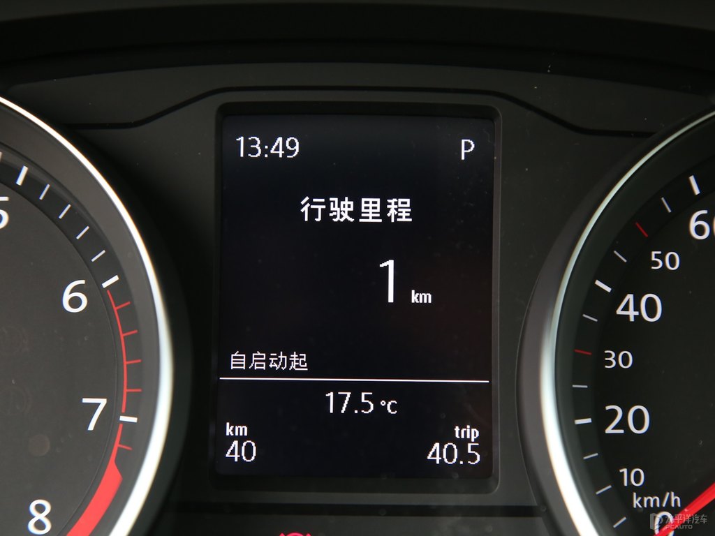 幻影黑邁騰中控內(nèi)飾圖片