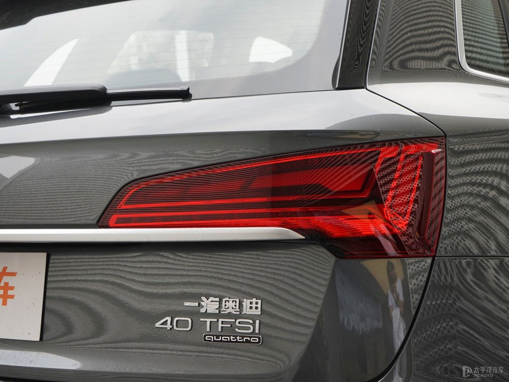 天云灰奧迪Q5L車尾外觀圖片
