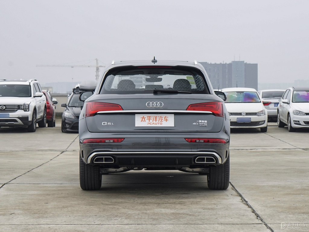 天云灰奧迪Q5L整車外觀外觀圖片