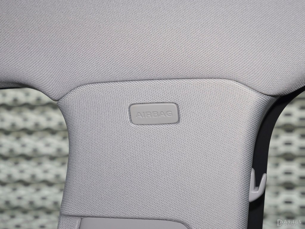天云灰奧迪Q5L車廂內(nèi)飾圖片