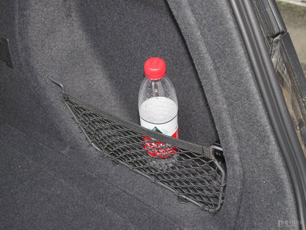 天云灰奧迪Q5L后備廂空間圖片