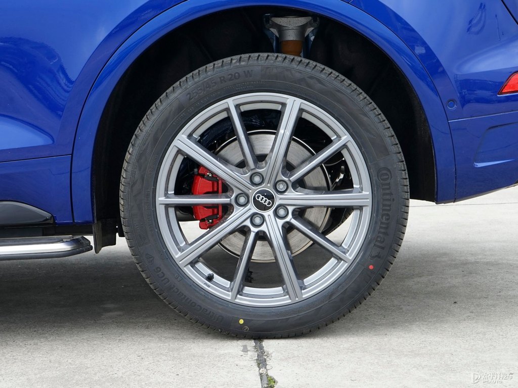 極光藍(lán)奧迪Q5L車身外觀圖片