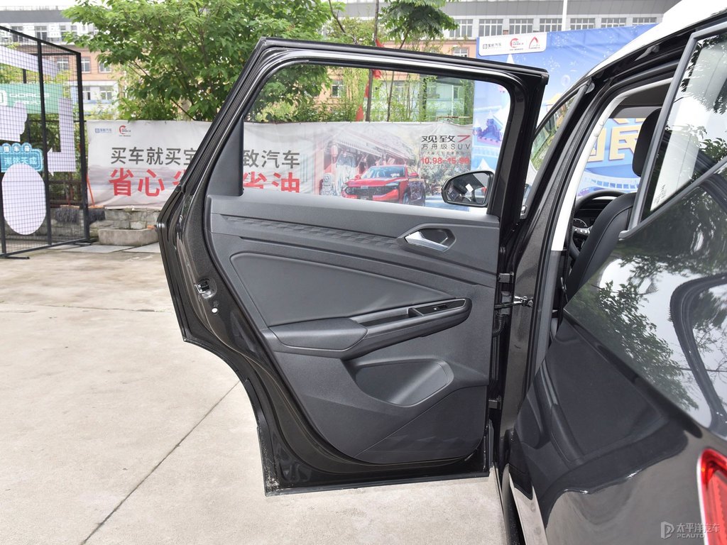 錳石黑捷達(dá)VS5車廂內(nèi)飾圖片