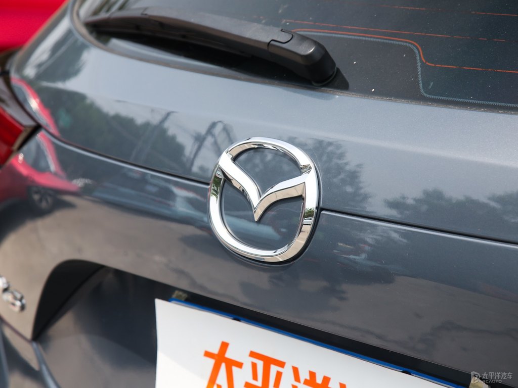 恒星藍馬自達CX-5車尾外觀圖片