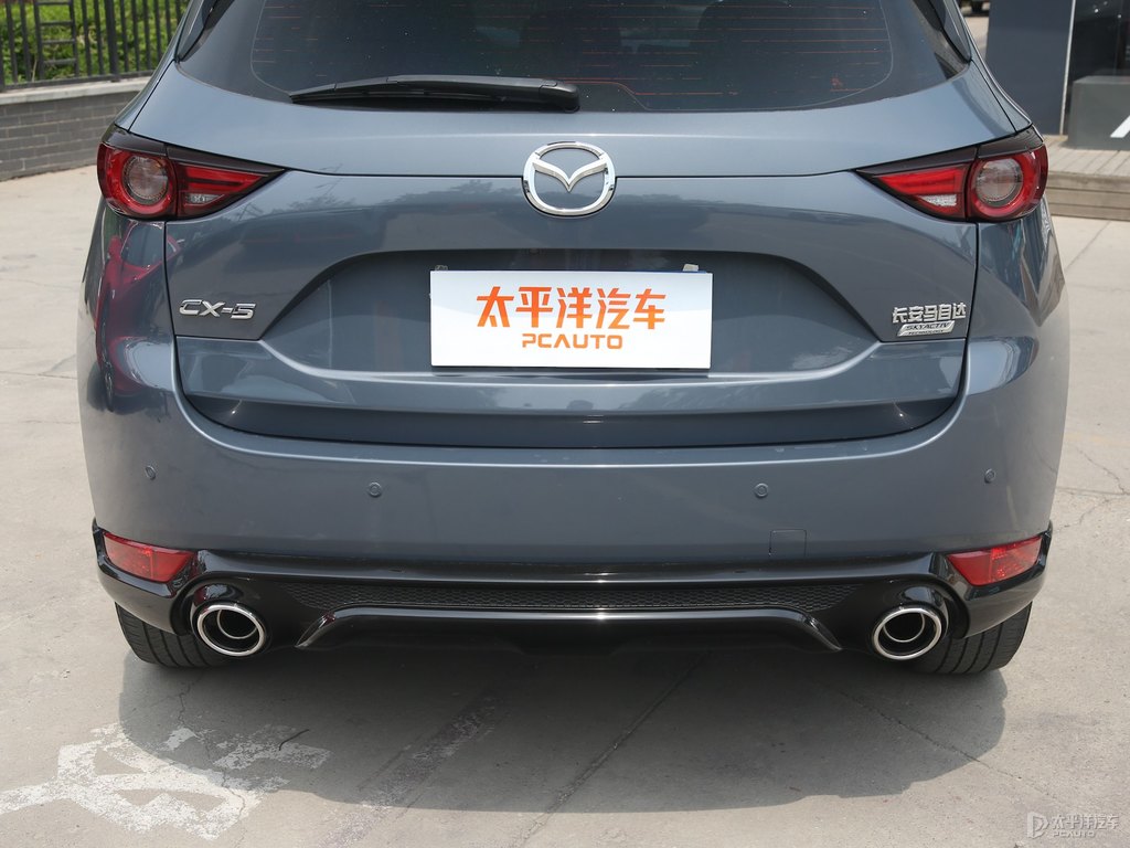 恒星藍馬自達CX-5車尾外觀圖片