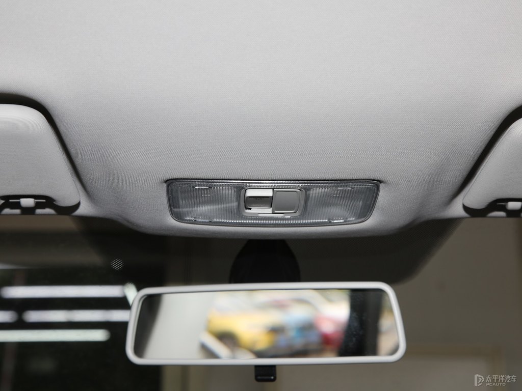 鉑金灰捷達VS5車廂內飾圖片