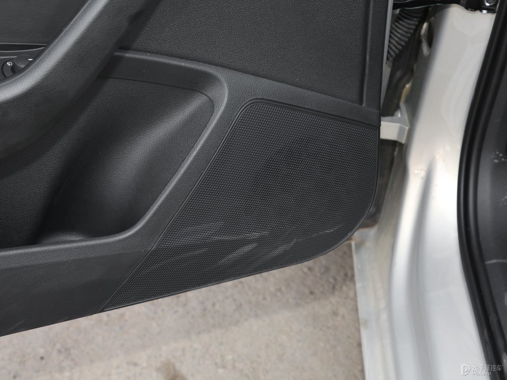穹頂金速派車(chē)廂內(nèi)飾圖片