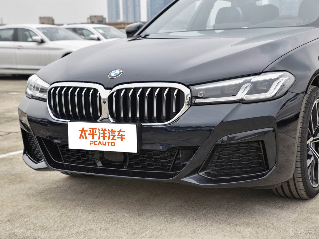 寶石青寶馬5系車頭外觀圖片