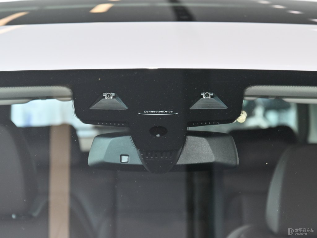 礦石白寶馬X3車身外觀圖片