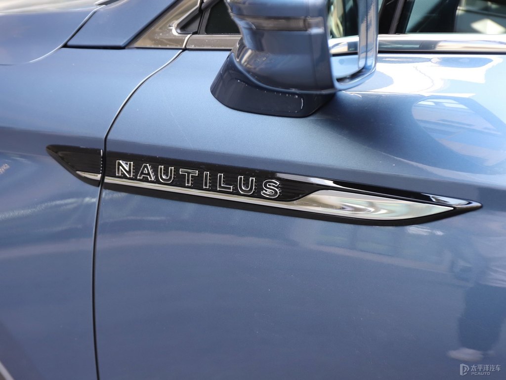 斐鉆藍(lán)航海家車身外觀圖片