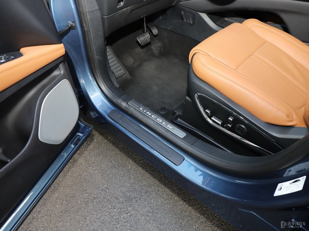 斐鉆藍(lán)航海家車廂內(nèi)飾圖片