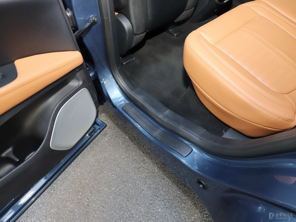 斐鉆藍(lán)航海家車廂內(nèi)飾圖片