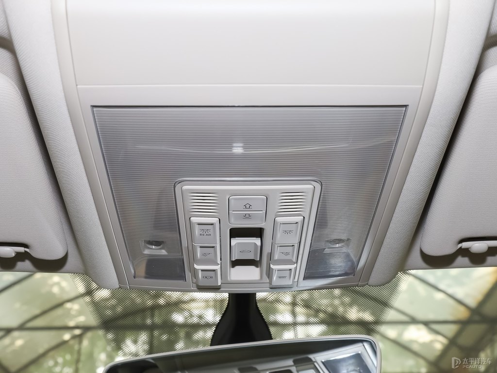 玄武黑威然車廂內(nèi)飾圖片