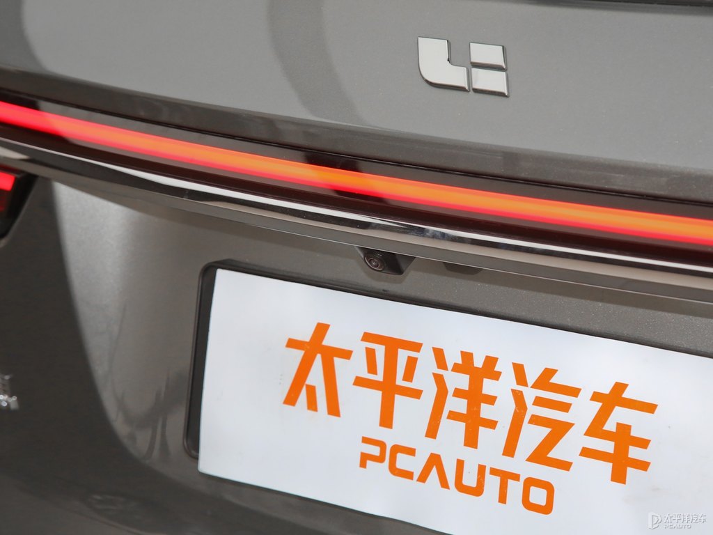 灰色理想ONE車尾外觀圖片