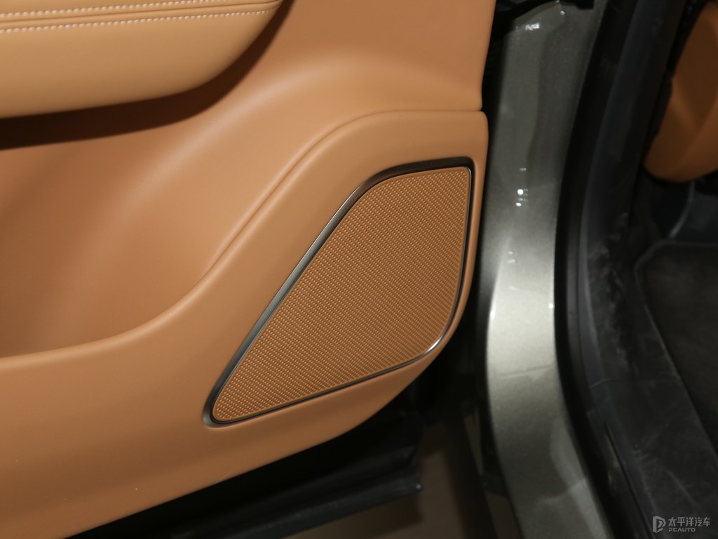 灰色理想ONE車廂內(nèi)飾圖片
